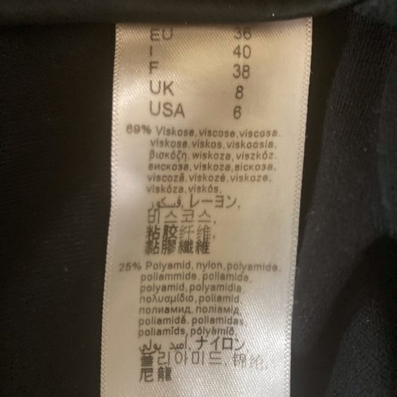 Wolford Jana Trouser Shorts Casual Bermuda in Black Viscose Blend - Picture 5 of 7